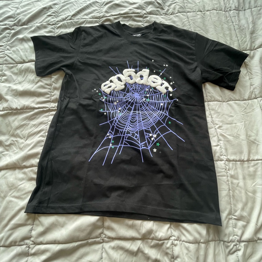 medium black spider tshirt